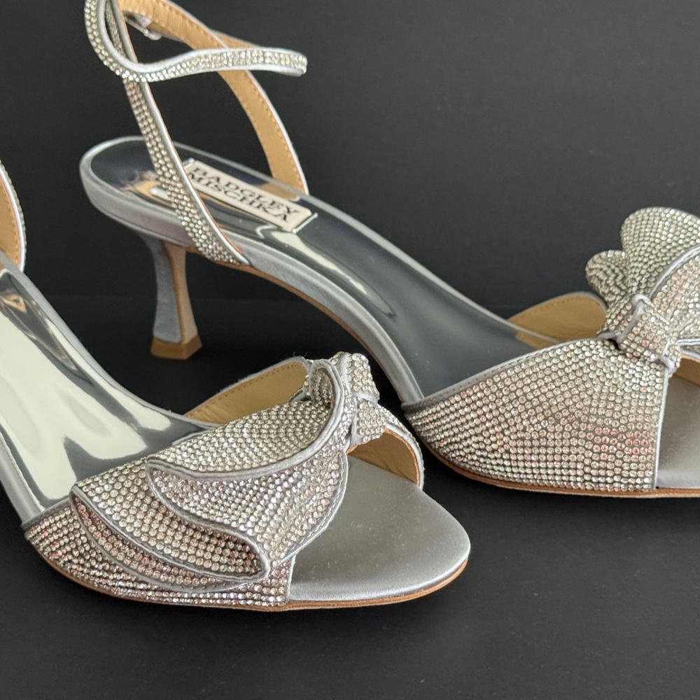 Badgley Mischka Women's Silver Remi Kitten Evening Heel‎ Sandals, NEW pick size - Picture 6 of 15